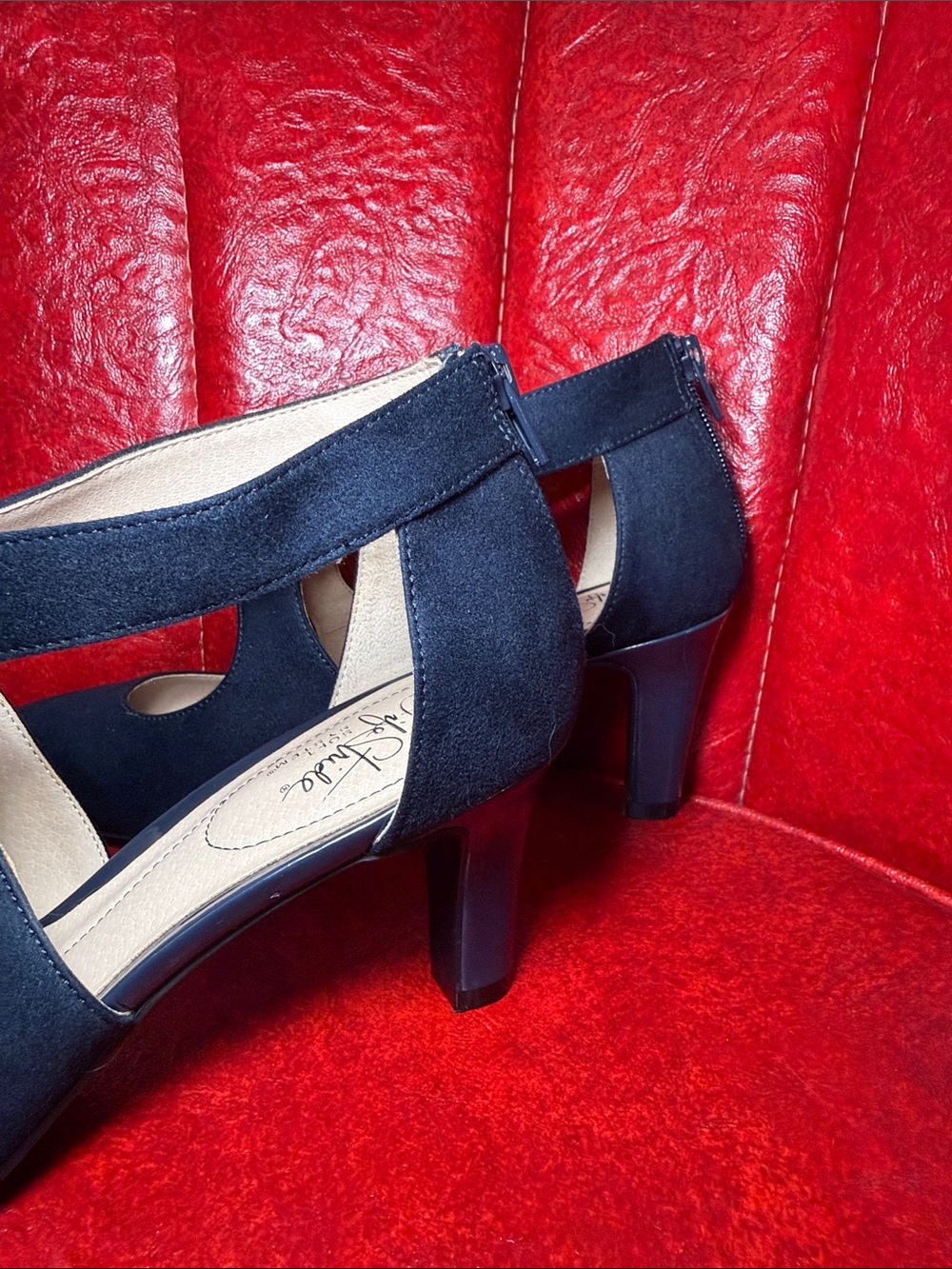 LifeStride Navy Suede T-Strap Pumps 10W Wide Comfort Heels - Picture 3 of 4